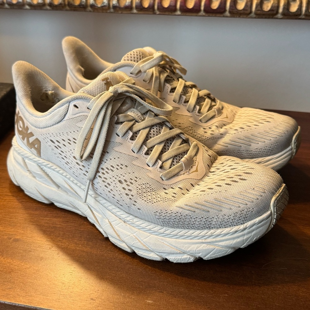 Hola Clifton 7 in Almond Milk Running Shoes